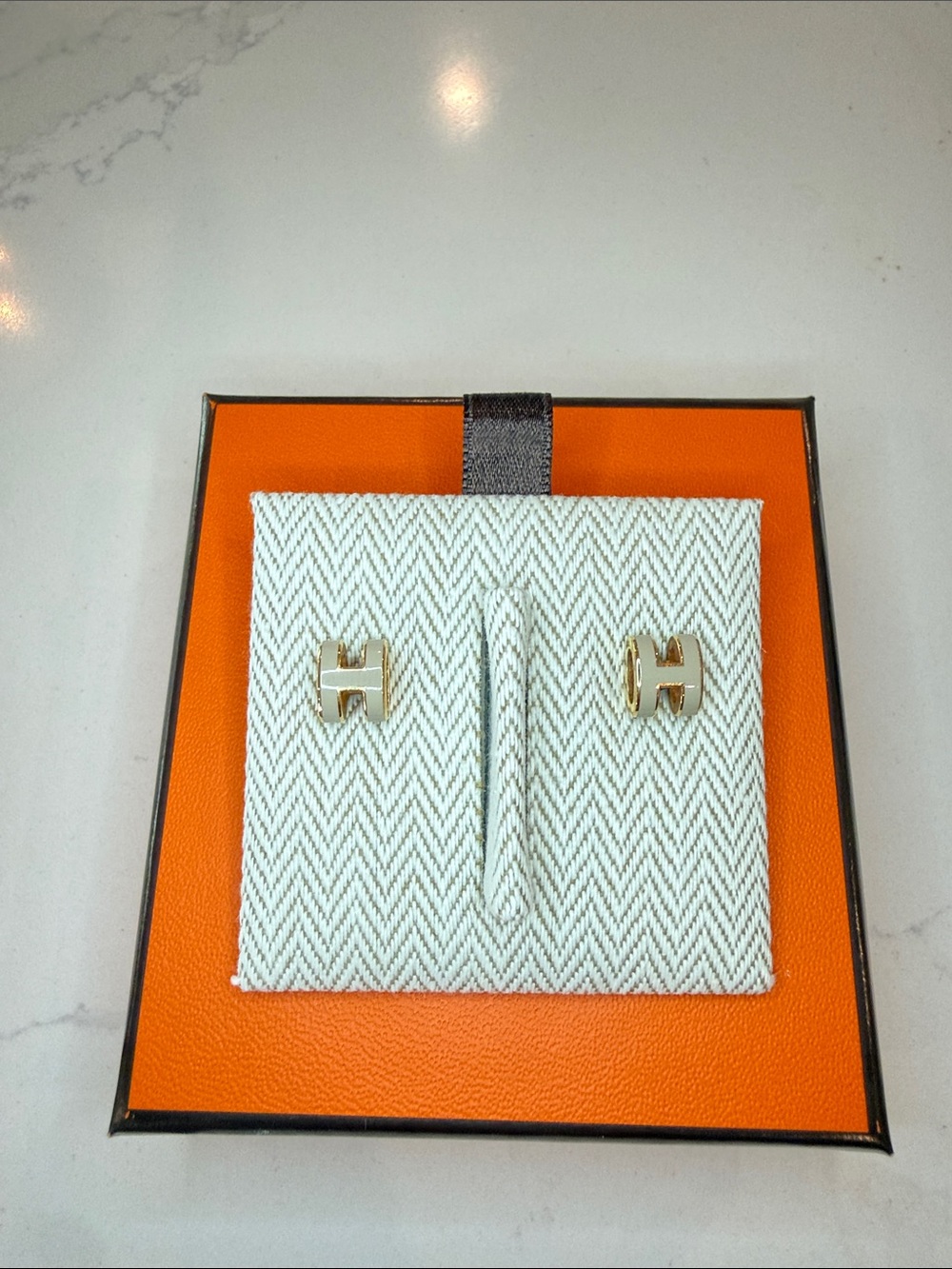 Hermes Mini Pop H Earrings, Marron Glacé and Yellow Gold - Picture 1 of 7